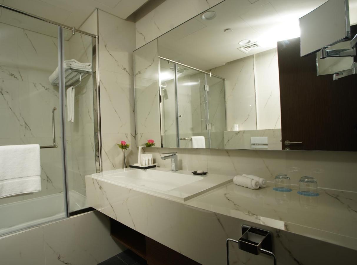 C - Hotel And Suites Doha Exteriör bild