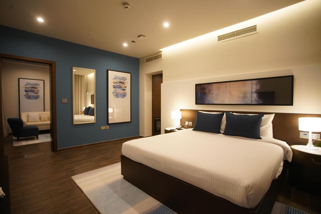 C - Hotel And Suites Doha Exteriör bild