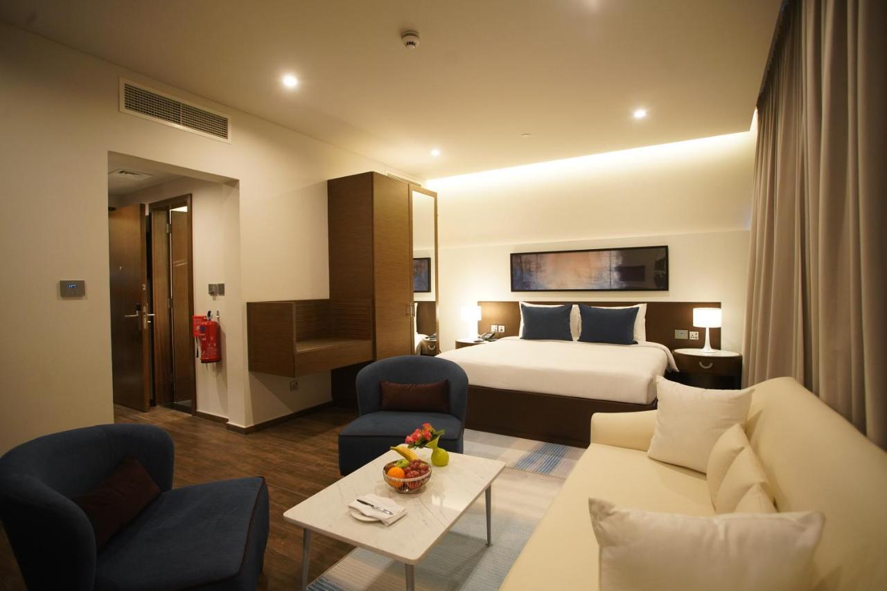 C - Hotel And Suites Doha Exteriör bild