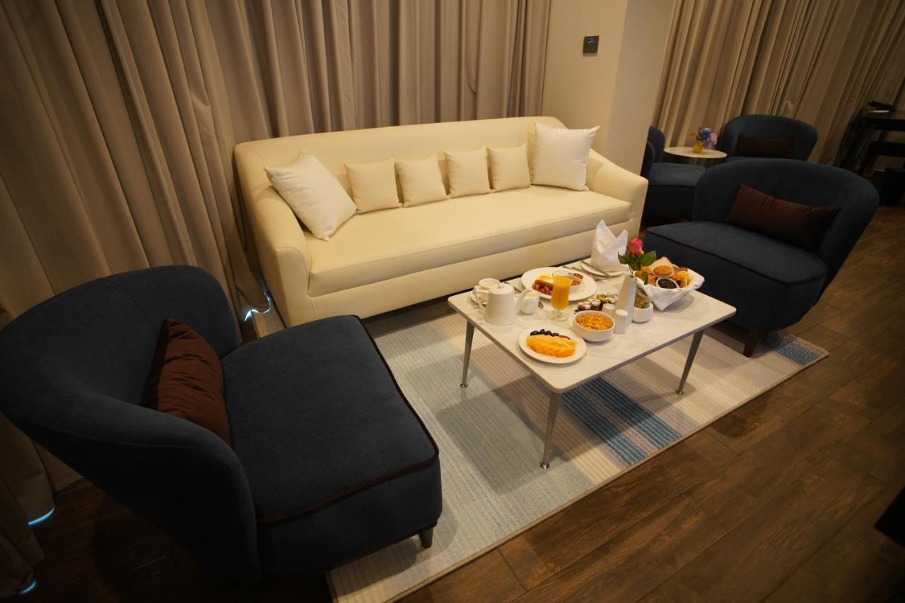 C - Hotel And Suites Doha Exteriör bild