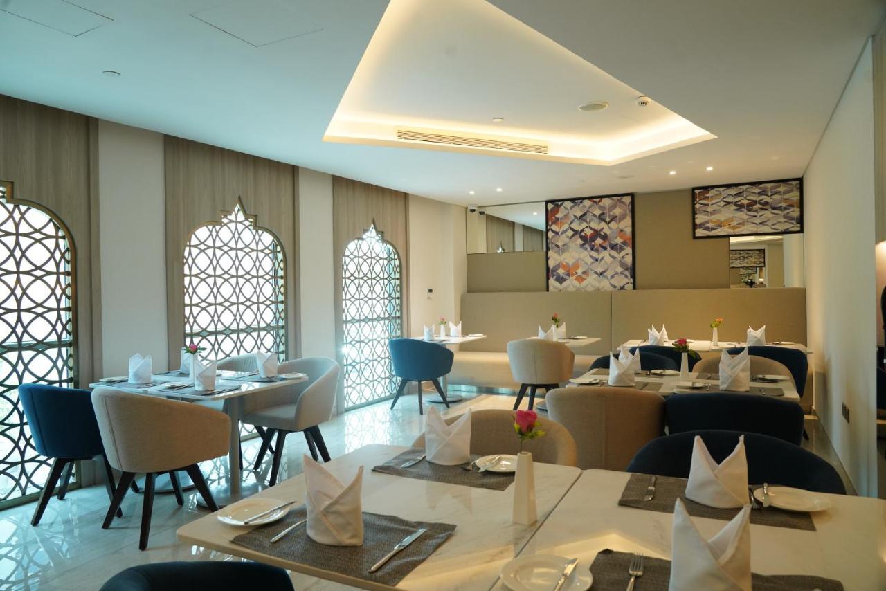 C - Hotel And Suites Doha Exteriör bild