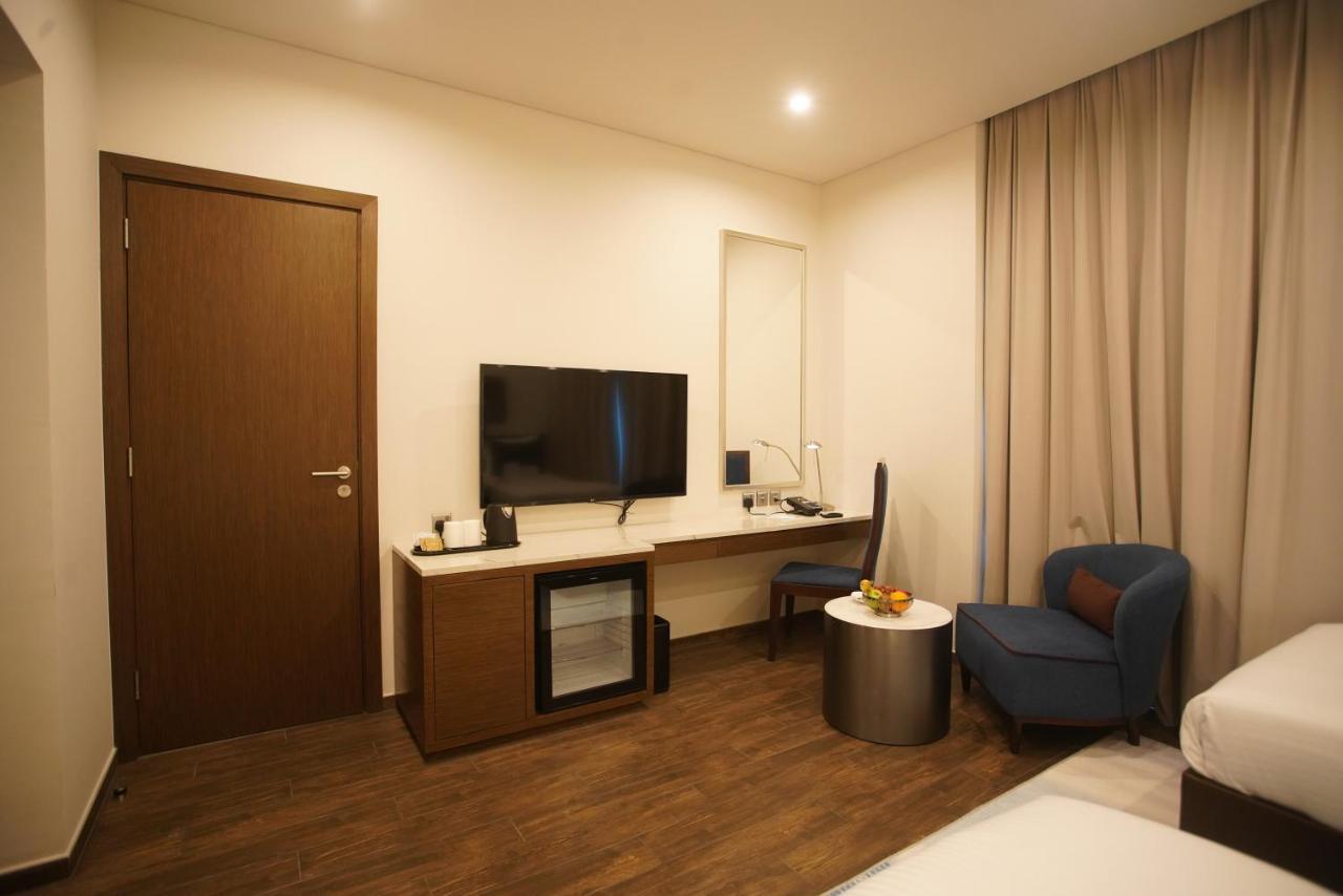 C - Hotel And Suites Doha Exteriör bild